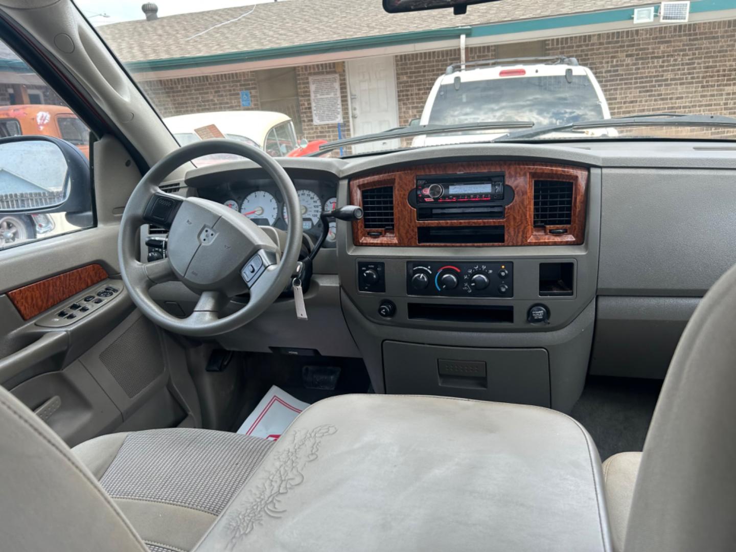 2006 Red /Beige Dodge Ram 1500 (1D7HU18N36S) with an 4.7L V8 F OHV engine, Automatic transmission, located at 1687 Business 35 S, New Braunfels, TX, 78130, (830) 625-7159, 29.655487, -98.051491 - Photo#13